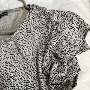 Adrianna Papell: Cute, frilly cap sleave blouse